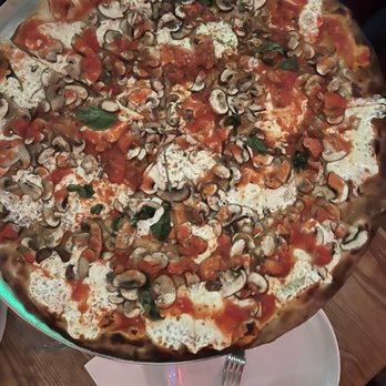 Juliana's - Margarita pizza with mushrooms - Pizza Near Me - Brooklyn, New York Juliana's - Margarita pizza with mushrooms - Pizza Near Me - Brooklyn, New York