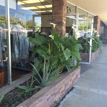 Bow-Tie Cleaning & Laundry - Frontage - Laundry Services Near Me - La Canada Flintridge, California Bow-Tie Cleaning & Laundry - Frontage - Laundry Services Near Me - La Canada Flintridge, California