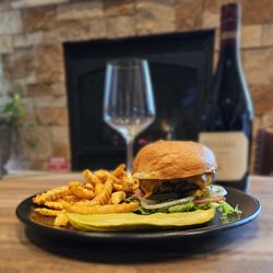 Three Rivers River View Restaurant & Bar - Three Rivers Burger
