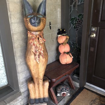 Rancho De Philo Winery - Siamese cat - Wineries Near Me - Rancho Cucamonga, California Rancho De Philo Winery - Siamese cat - Wineries Near Me - Rancho Cucamonga, California
