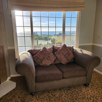 The Morgan - The sofa area. - Hotels Near Me - San Simeon, California
