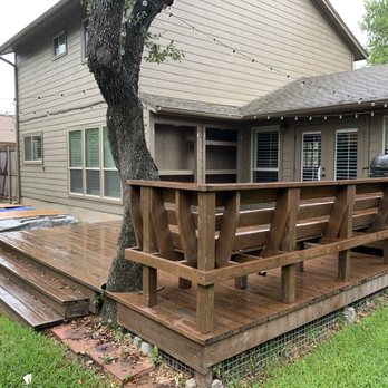 Confianza Contracting - Before. Junky and poorly constructed - General Contractors Near Me - Austin, Texas Confianza Contracting - Before. Junky and poorly constructed - General Contractors Near Me - Austin, Texas