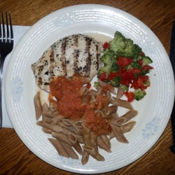 DineWise - Grilled Chicken Breast with Marinara Sauce, Broccoli with Red Peppers and Whole Wheat Penne