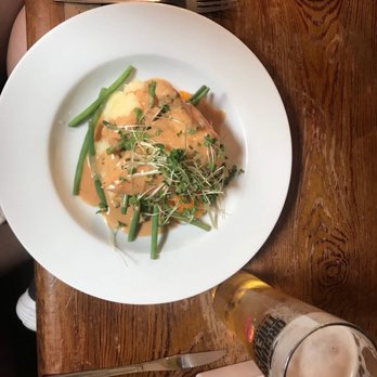 Gus O'Connor's - Pan seared chicken with mash, sweet potatoes, and green beans. - Pubs Near Me - Doolin, CE Gus O'Connor's - Pan seared chicken with mash, sweet potatoes, and green beans. - Pubs Near Me - Doolin, CE