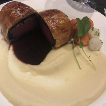 Gordon Ramsay Hell's Kitchen - Beef Wellington - Steakhouses Near Me - Stateline, Nevada