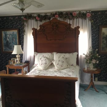 Hermitage Bed and Breakfast - Bedroom. - Hotels Near Me - Brookville, Indiana Hermitage Bed and Breakfast - Bedroom. - Hotels Near Me - Brookville, Indiana