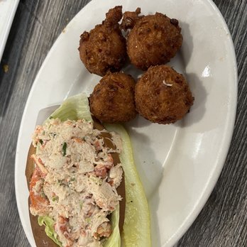 Hull's Seafood - Lobster Roll (5/5) - Seafood Near Me - Ormond Beach, Florida