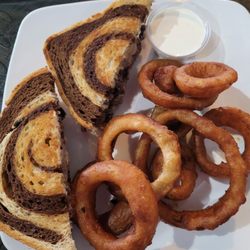 The Station Pub & Grill