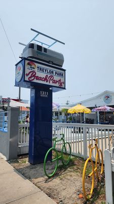 Tybee Island Social Club by null