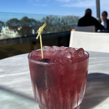 Monarch Ocean Pub - Fresh Berry Bramble - Gastropubs Near Me - Del Mar, California