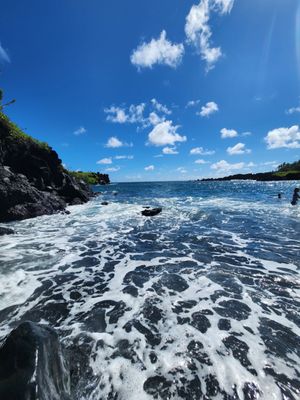Waianapanapa State Park by null