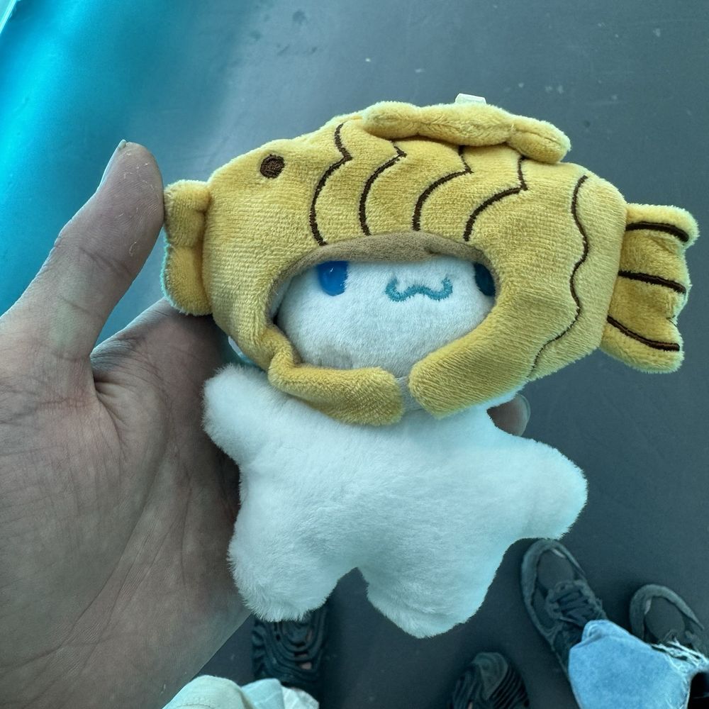 Cali Claw - A tiny Cinnabon wearing a takoyaki hat - Arcades Near Me - Concord, California