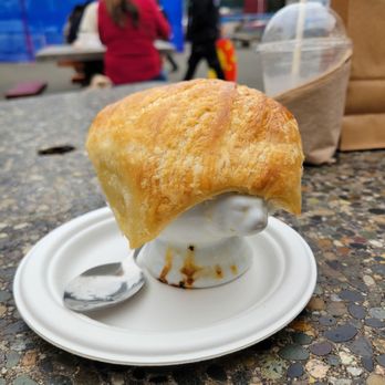 A La Mode - Clam Chowder Pot Pie - Bakeries Near Me - Vancouver, British Columbia A La Mode - Clam Chowder Pot Pie - Bakeries Near Me - Vancouver, British Columbia