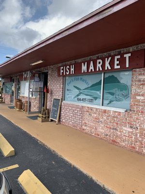 POP’S FISH MARKET - 211 Photos & 217 Reviews - 131 W Hillsboro Blvd