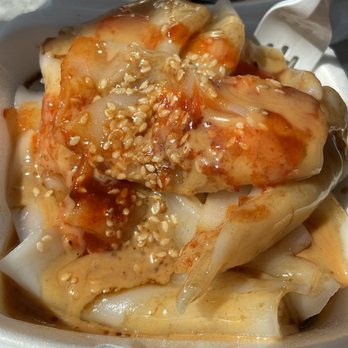 Ding Ho Restaurant - Steamed rice rolls with peanut sauce and hoisin sauce and sriracha - Chinese Near Me - Boston, Massachusetts Ding Ho Restaurant - Steamed rice rolls with peanut sauce and hoisin sauce and sriracha - Chinese Near Me - Boston, Massachusetts