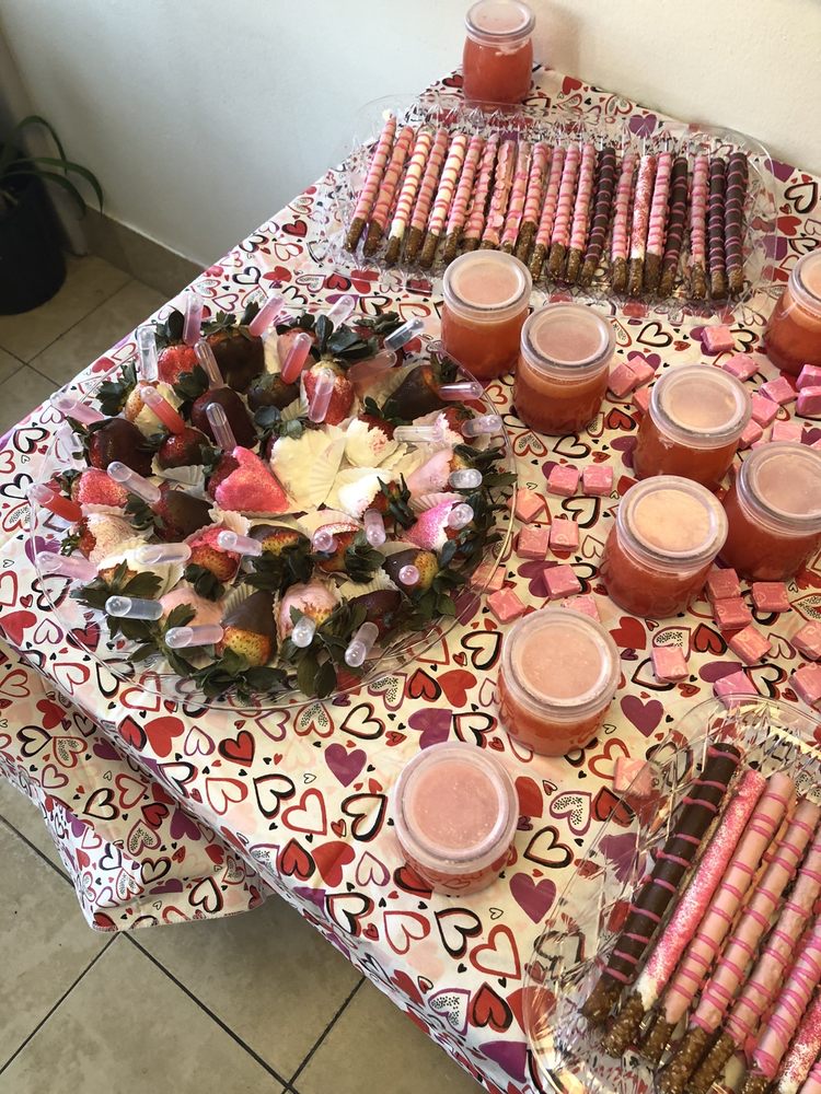 1ST IMPRECCION SALON 12 Photos 6818 Market St, Upper Darby, Pennsylvania Hair Salons