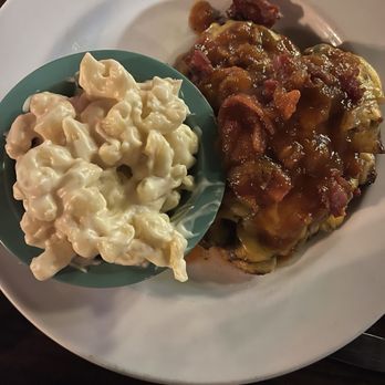 Smoke Bourbon and BBQ - Muther Clucker with side of Mac and Cheese - Cocktail Bars Near Me - Columbus, Georgia