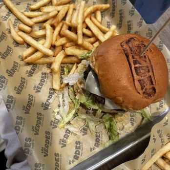 Los Verdes - Burgers Near Me - Pembroke Pines, Florida