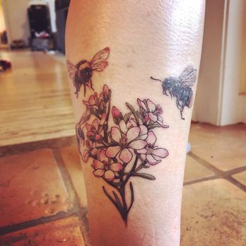 Manus Lux Tattoo - Bumblebees and Marin Dwarf Flax - Tattoo Near Me - San Francisco, California