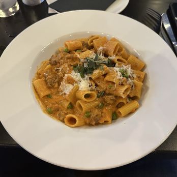 The Bridewell Tavern - Poggiolo's Rigatoni Vodka add peas - American Near Me - Burr Ridge, Illinois