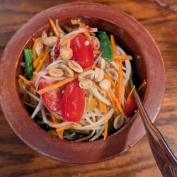 Erawan Thai Cuisine - Papaya salad