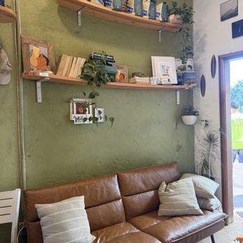 Mele Mele Bakery - interior - Bakeries Near Me - Waialua, Hawaii Mele Mele Bakery - interior - Bakeries Near Me - Waialua, Hawaii