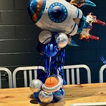 Caro’s Creations - Center piece - Balloon Services Near Me Caro’s Creations - Center piece - Balloon Services Near Me