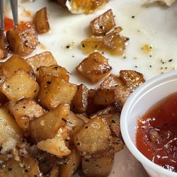 Grill37 - Homefries seemed like frozen potatoes and very greasy