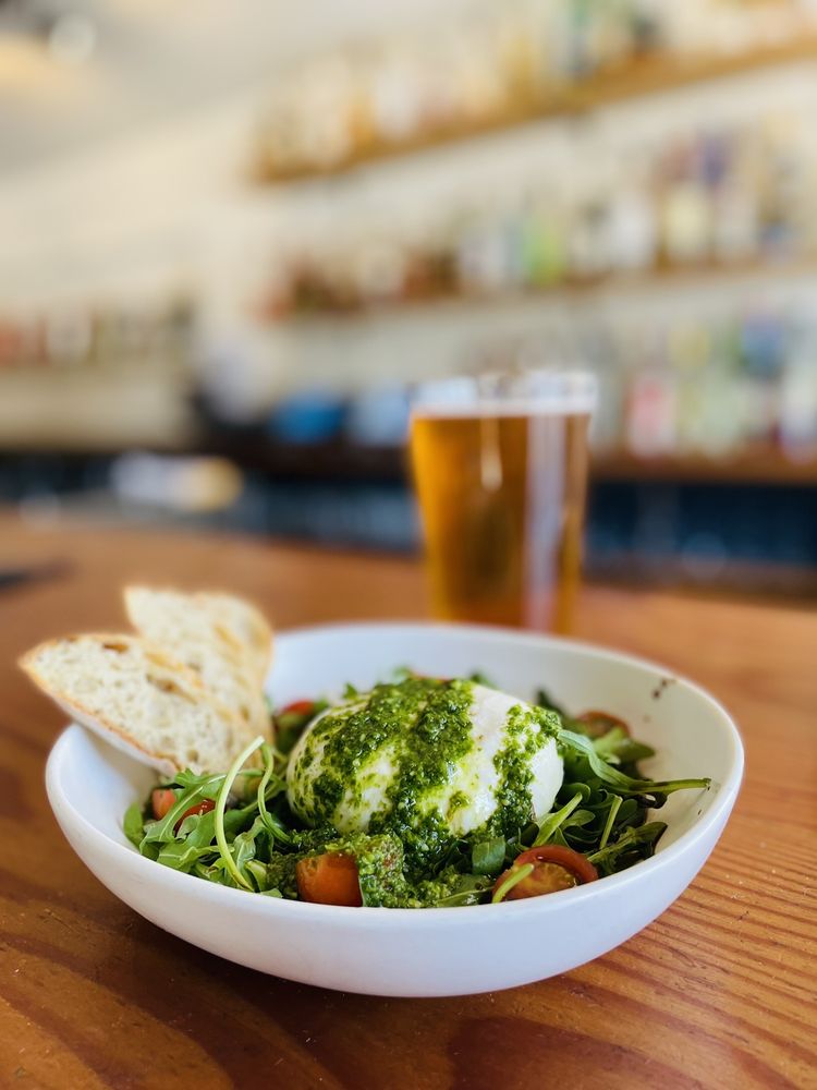 COMMUNITY PIZZA & BEER GARDEN Updated August 2024 341 Photos & 347