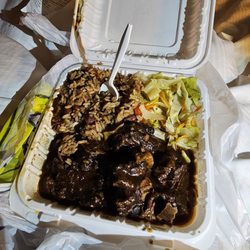 Braised Oxtail, Rice & Peas (Kidney Beans) (V), Steamed Cabbage (V)
