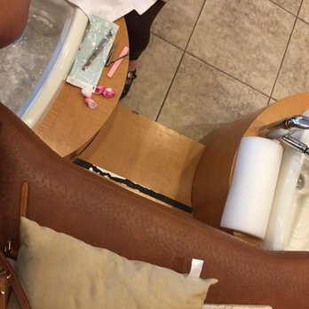 Comfort Zone Spa - Comfy benches for seats - Reflexology Near Me - Jacksonville, Florida