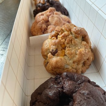 Batch & Box - Del Mar - Box of 6 - Bakeries Near Me - San Diego, California