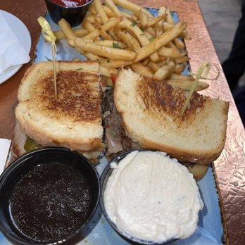 El Galleon - American Near Me - Avalon, California