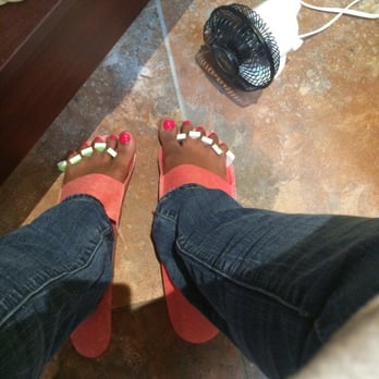 Mimi Nails - My toes drying under the baby fan. - Nail Salons Near Me - Gaithersburg, Maryland Mimi Nails - My toes drying under the baby fan. - Nail Salons Near Me - Gaithersburg, Maryland