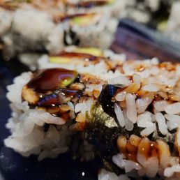 Eel avocado roll