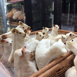 Les Delices Lafrenaie - Easter cookie shaped like a lamb