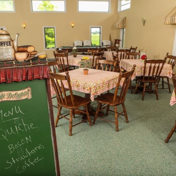 Scottish Bed & Breakfast - INDOOR POOL ROOM-individual dining tables pool side. - Bed & Breakfast Near Me - Bremen, Indiana Scottish Bed & Breakfast - INDOOR POOL ROOM-individual dining tables pool side. - Bed & Breakfast Near Me - Bremen, Indiana