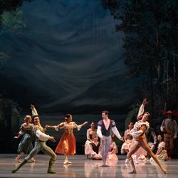 Orlando Ballet brings a broad repertoire of timeless classics,  modern works , and bold new creations to audiences across Central Florida