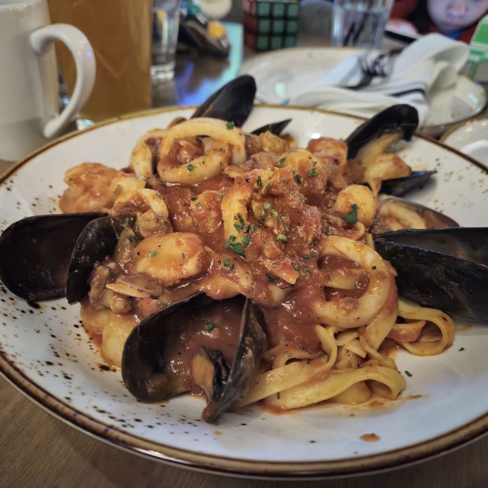 Enoteca Monza - Seafood fettuccine - Pizza Near Me - Montreal, Quebec