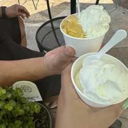 Gusto Gelateria - Mango and coconut gelato