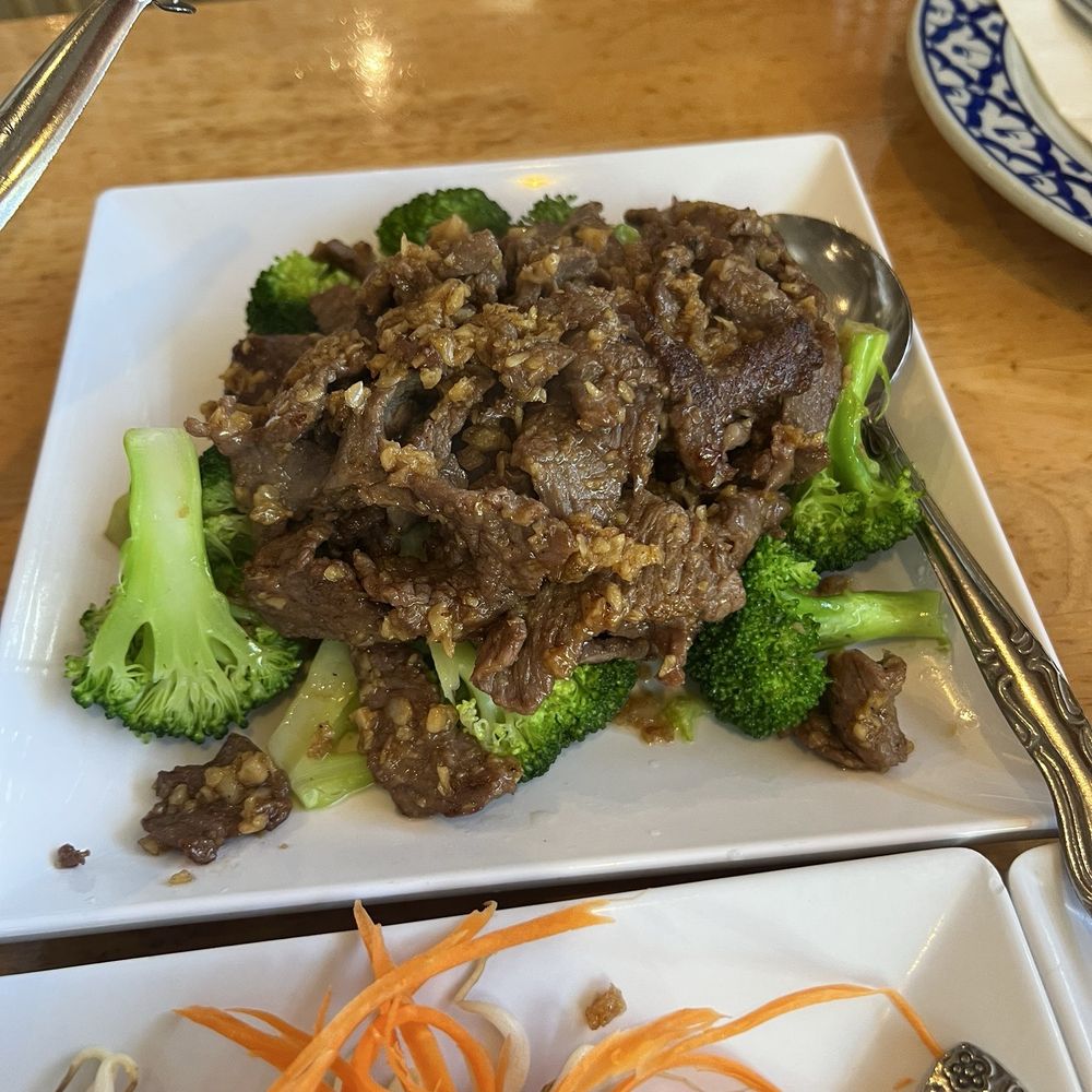 Palms Thai Restaurant - Garlic beef - Seafood Near Me - Los Angeles, California Palms Thai Restaurant - Garlic beef - Seafood Near Me - Los Angeles, California