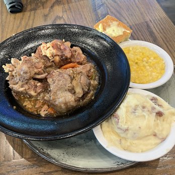 Kountry Kitchen - Oxtail Dinner garlic mashed potatoes and corn - Soul Food Near Me - Indianapolis, Indiana