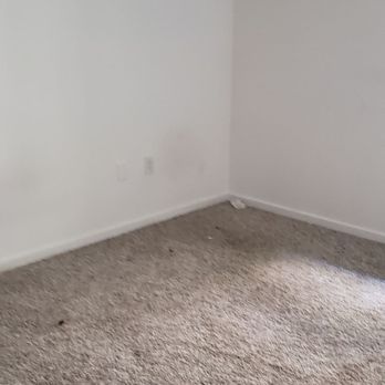 7950 West Sunset - Dirty carpet - Apartments Near Me - Los Angeles, California