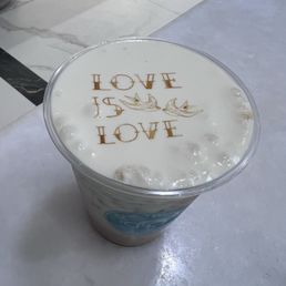Cinnamon roll latte