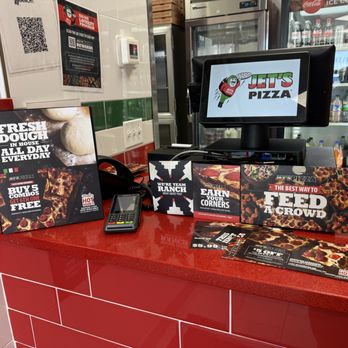 Jet's Pizza - Pizza Near Me - Glenview, Illinois Jet's Pizza - Pizza Near Me - Glenview, Illinois