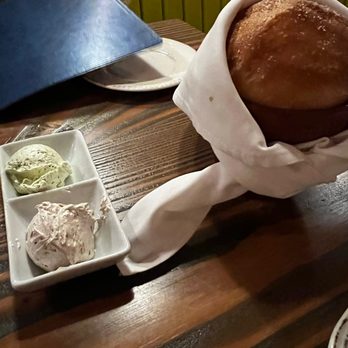 Del’s Italian Kitchen - Bread + cinnamon butter & garlic and herb butter - Italian Near Me - Kitchener, Ontario Del’s Italian Kitchen - Bread + cinnamon butter & garlic and herb butter - Italian Near Me - Kitchener, Ontario