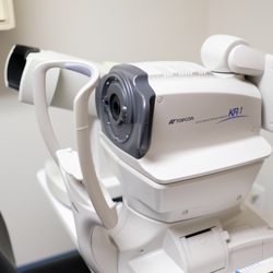 Valley Eye Associates - Eye Exam Machine