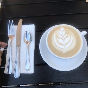 Bea Bea's - Vanilla latte - Coffee & Tea Near Me - Burbank, California
