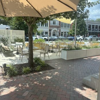 One Day In Paris - Outdoor patio seating - Cafes Near Me - Alpharetta, Georgia