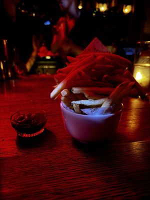 Howards Bar & Club by null